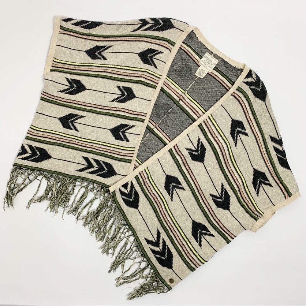 Billabong Southwest Poncho Kimono Fringe S B14